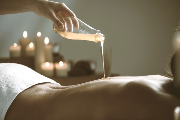 Guide Pratique du Massage Érotique