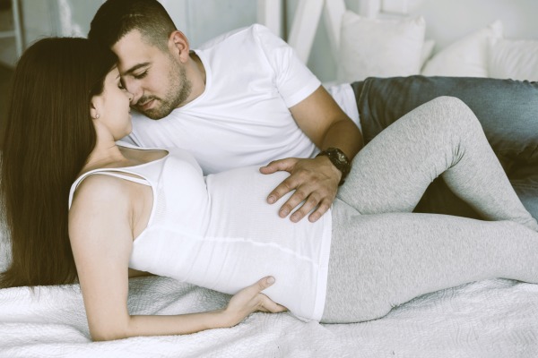 Top 5 des Meilleures Positions du Kamasutra Enceinte